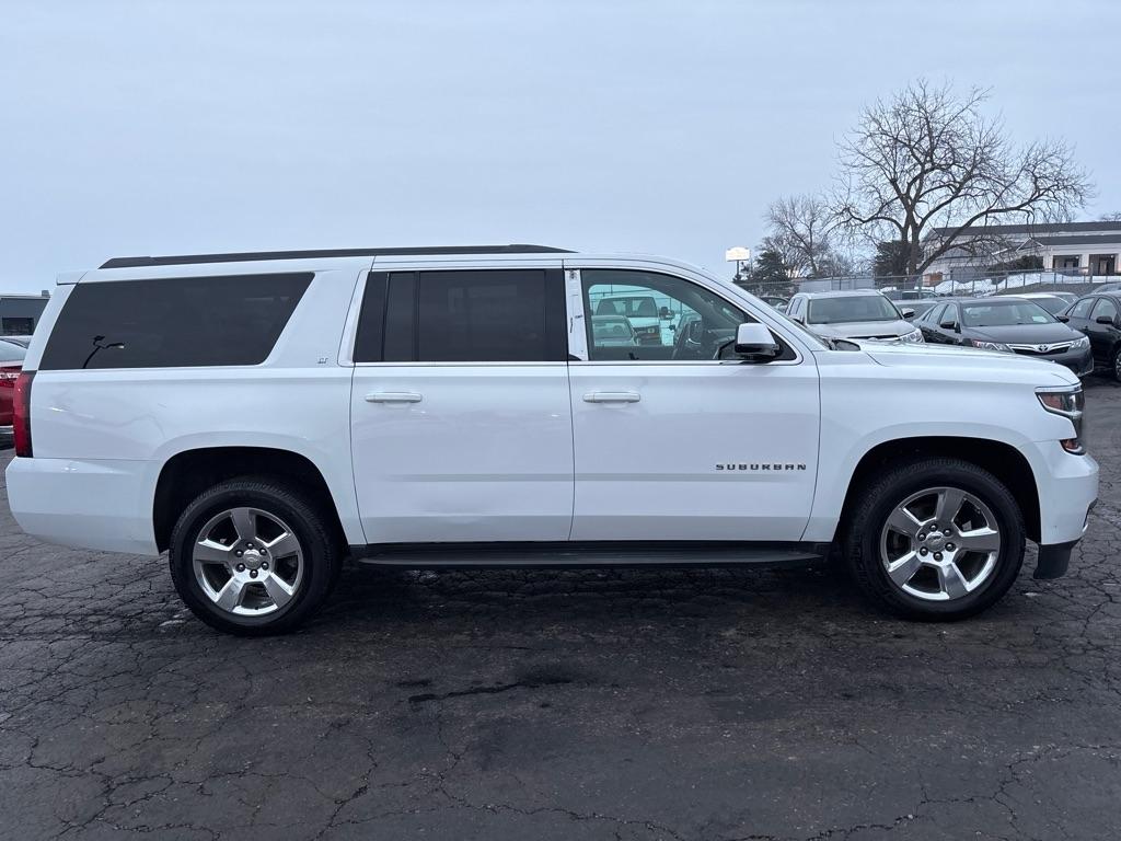 Chevrolet Suburban LT 4WD 2015