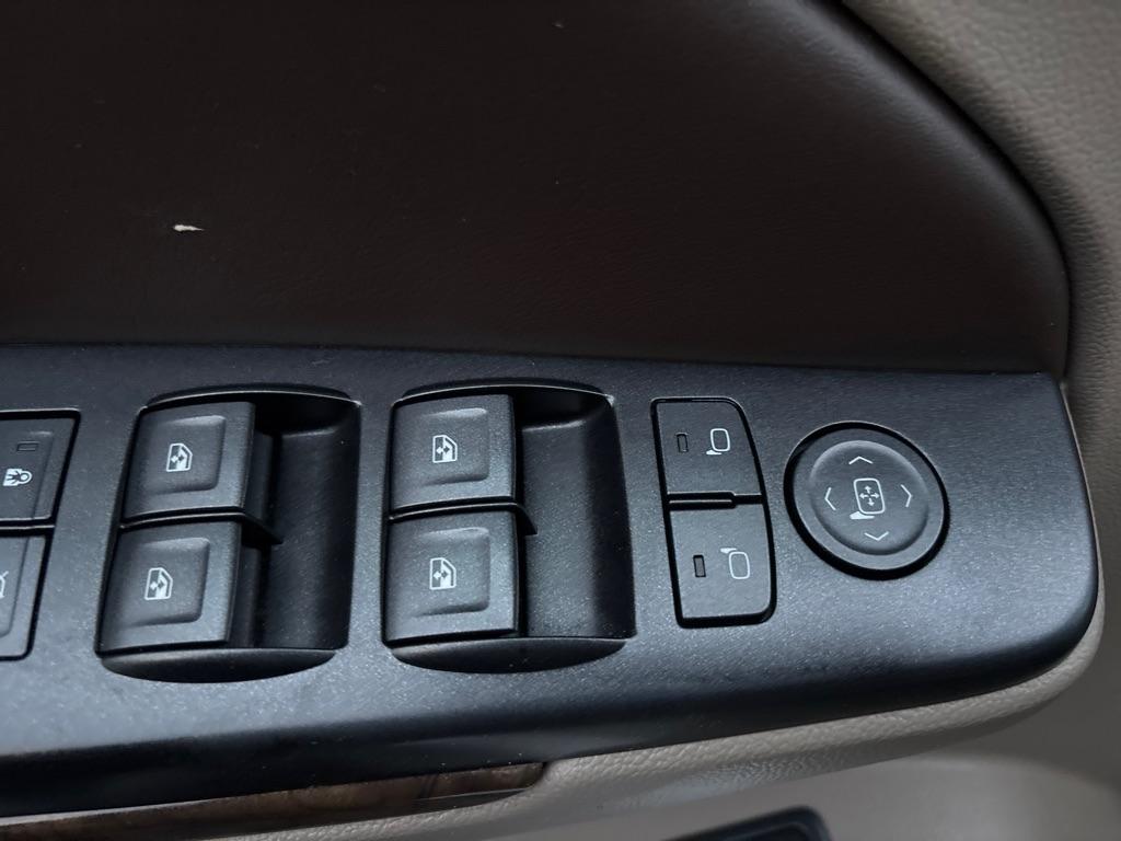 Chevrolet Suburban LT 4WD 2015