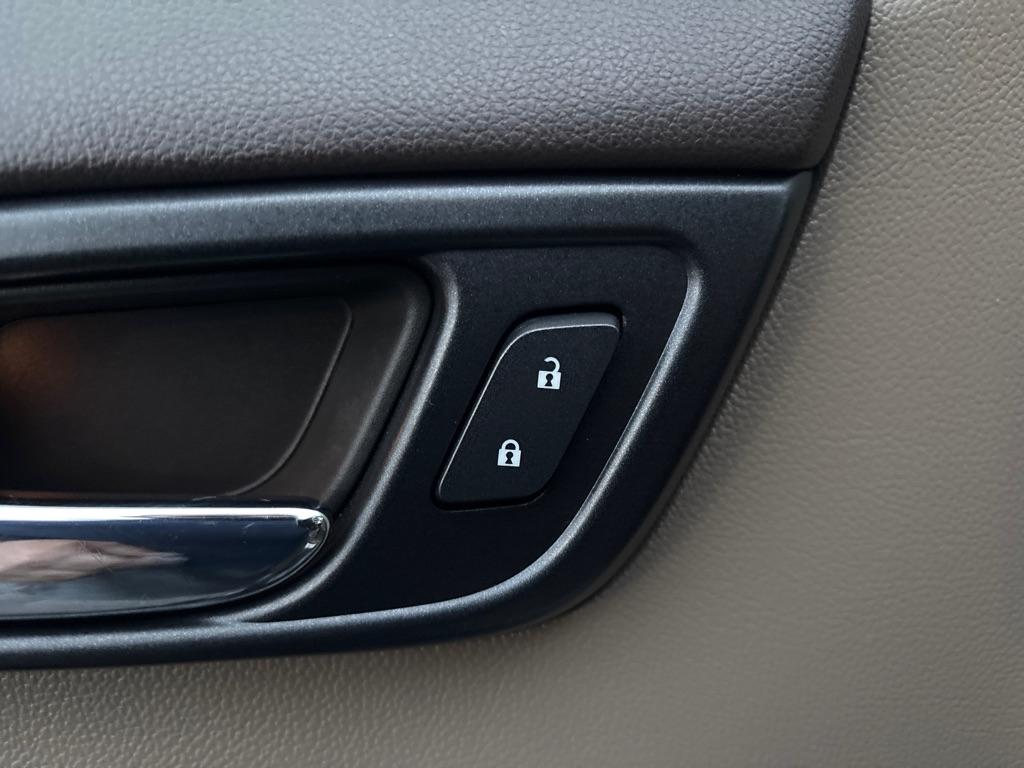 Chevrolet Suburban LT 4WD 2015