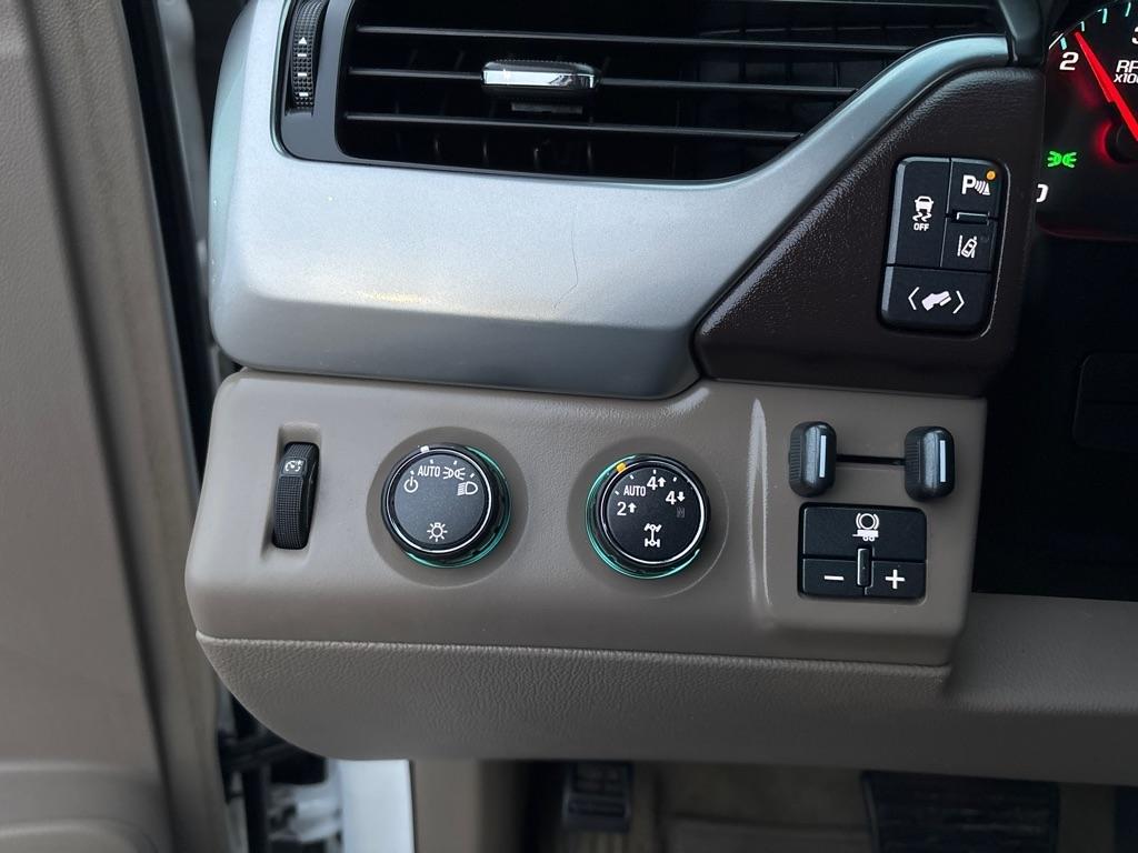 Chevrolet Suburban LT 4WD 2015