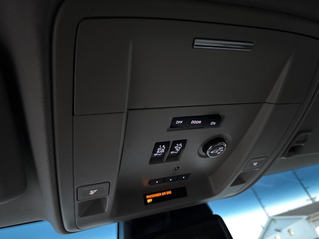 Chevrolet Suburban LT 4WD 2015