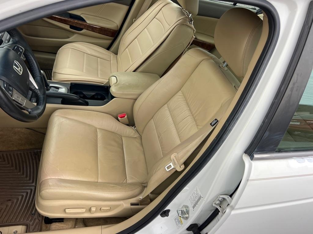 Honda Accord EX-L Sedan AT 2010