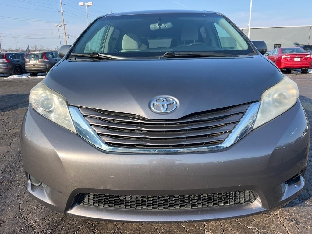 Toyota Sienna LE 8-Passenger 2017
