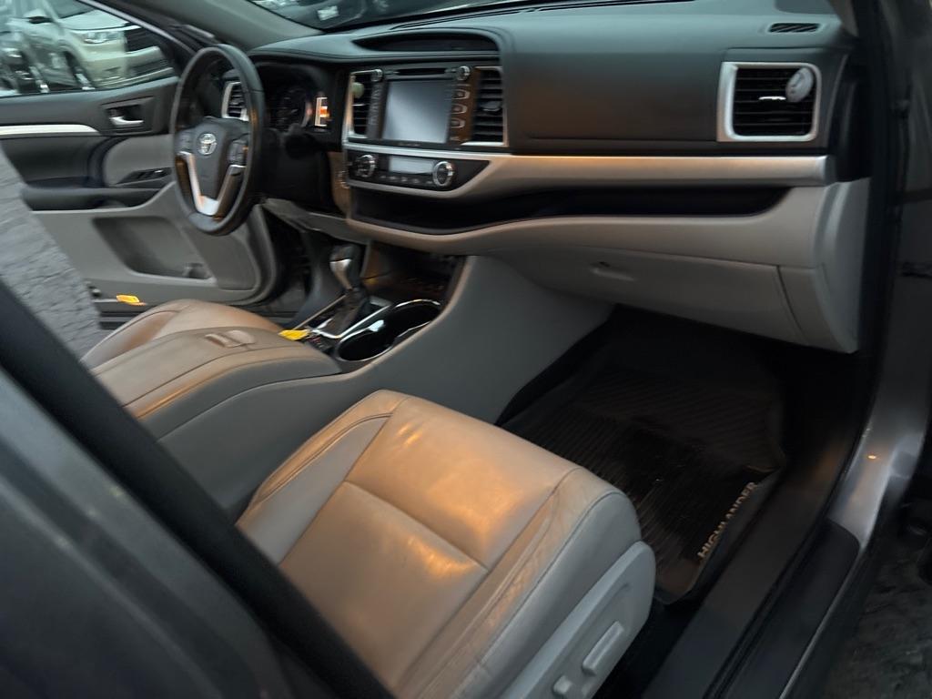 Toyota Highlander XLE AWD V6 2018