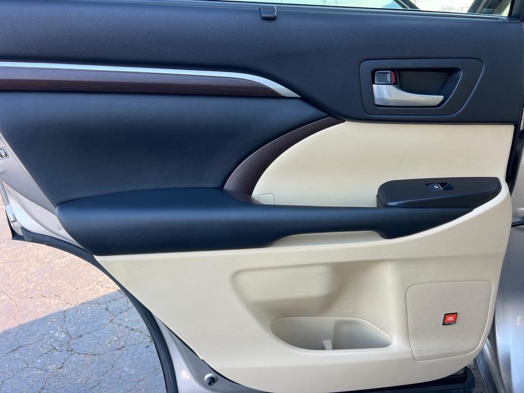 Toyota Highlander Limited AWD V6 2015