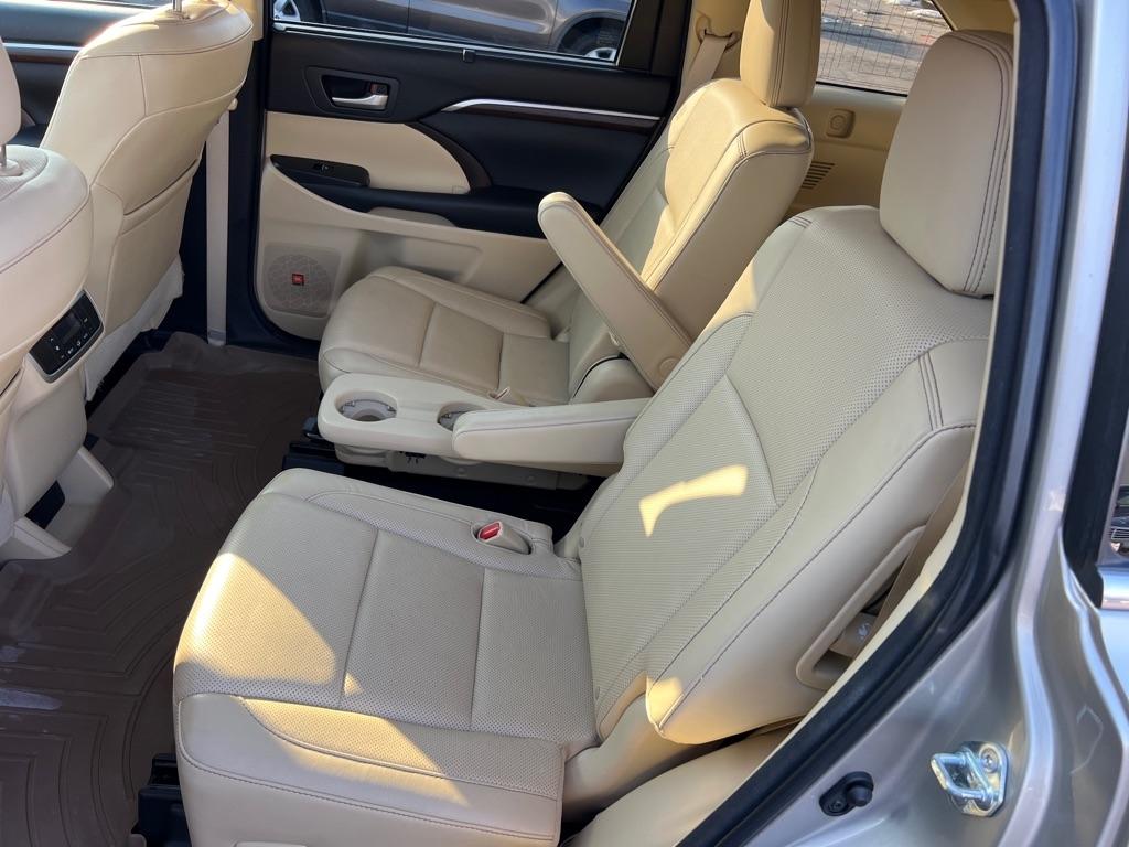 Toyota Highlander Limited AWD V6 2015