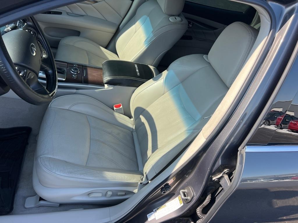 Infiniti Q70 L 3.7 AWD 2015