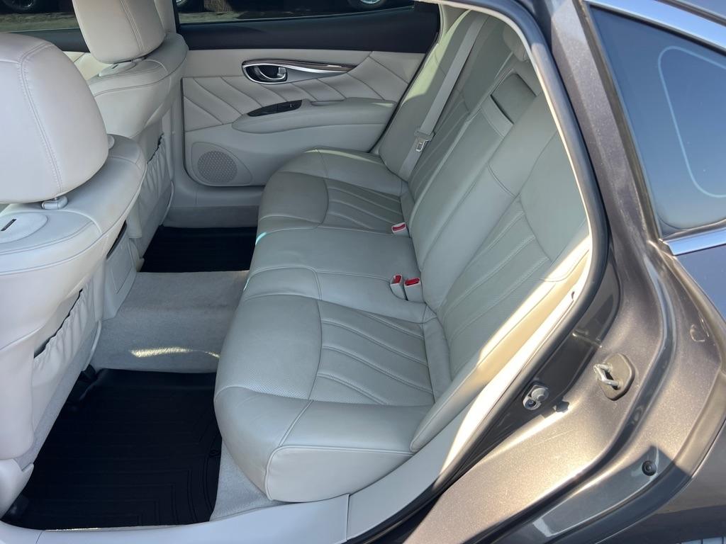 Infiniti Q70 L 3.7 AWD 2015