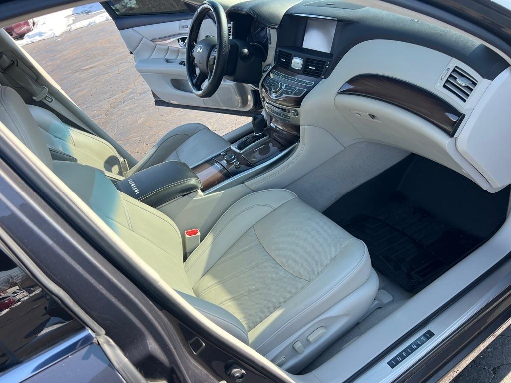 Infiniti Q70 L 3.7 AWD 2015