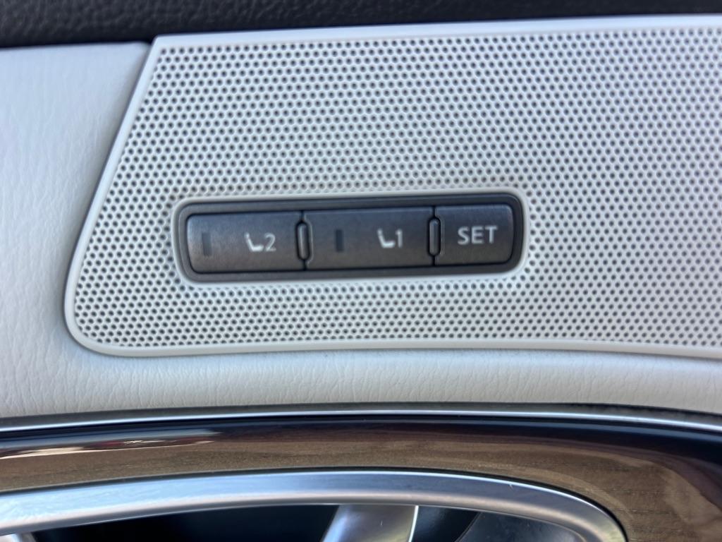 Infiniti Q70 L 3.7 AWD 2015