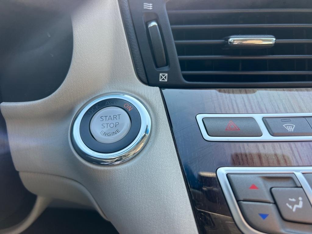 Infiniti Q70 L 3.7 AWD 2015