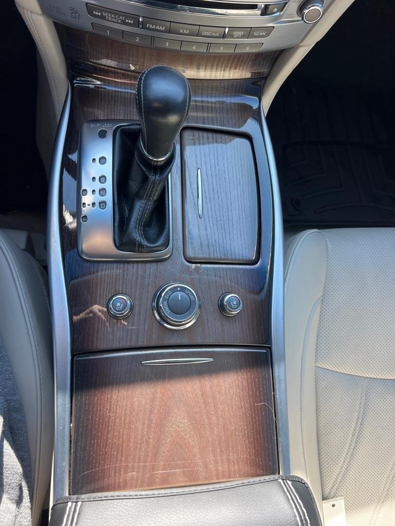 Infiniti Q70 L 3.7 AWD 2015