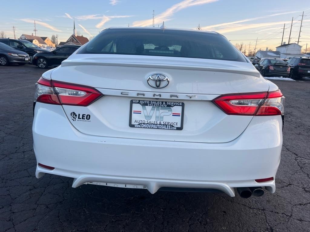 Toyota Camry SE 2020