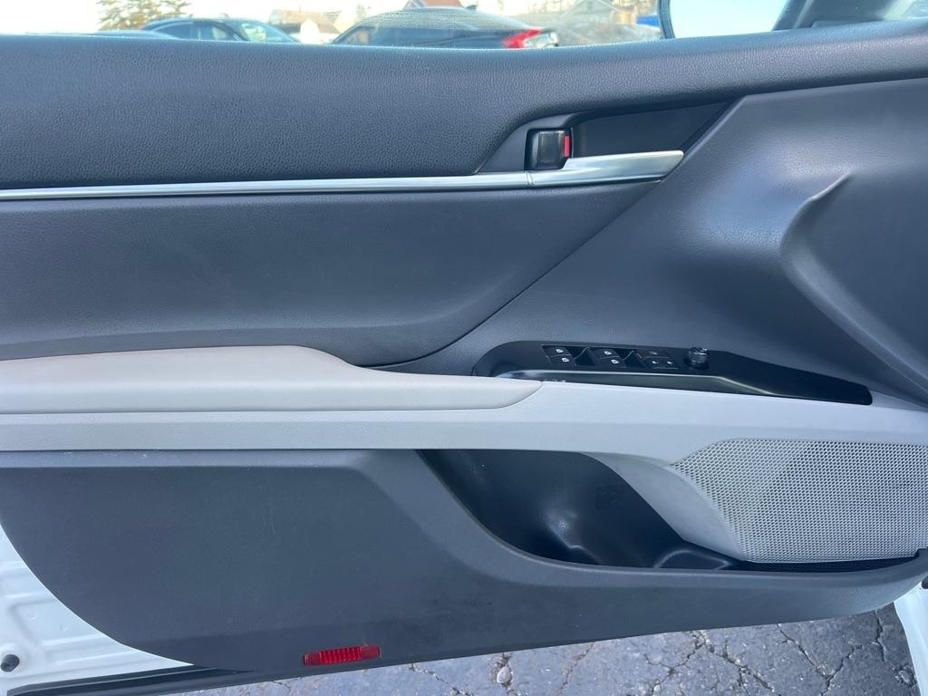 Toyota Camry SE 2020