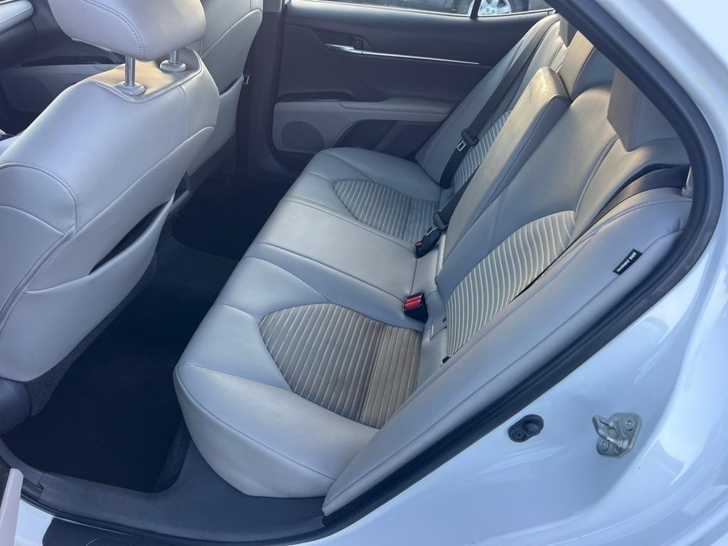 Toyota Camry SE 2020