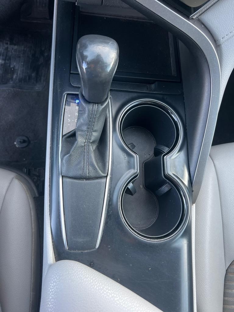 Toyota Camry SE 2020