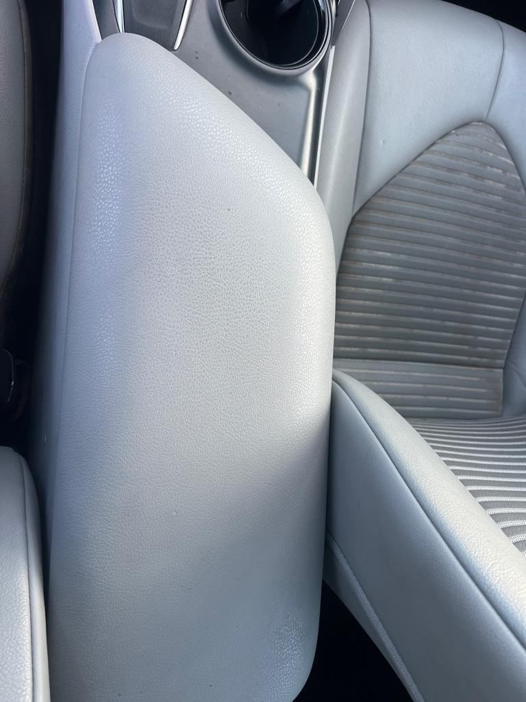 Toyota Camry SE 2020