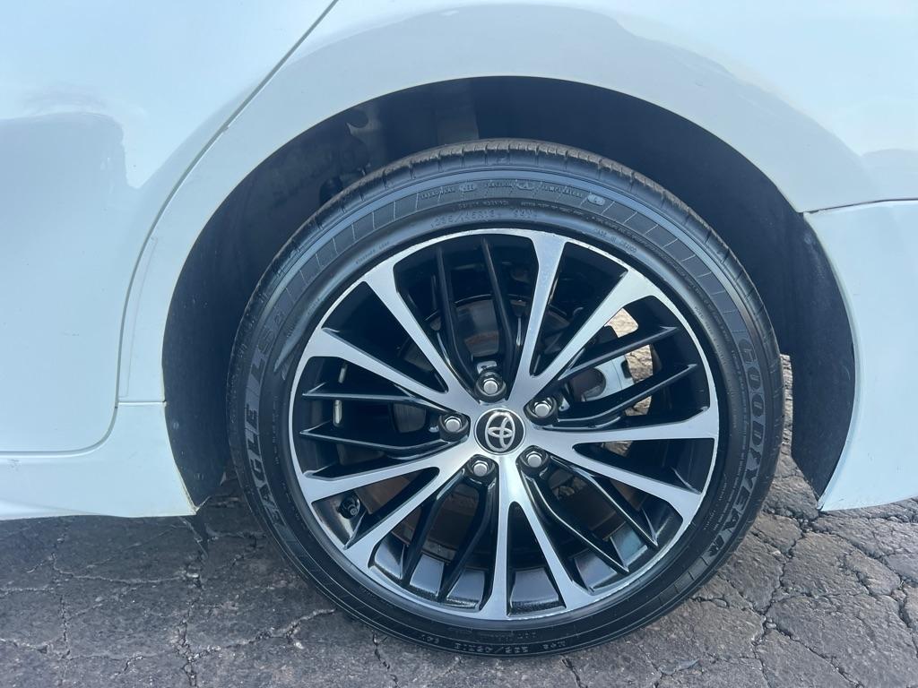 Toyota Camry SE 2020