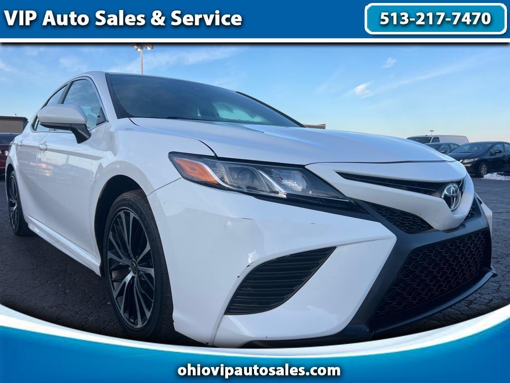 Toyota Camry SE 2020