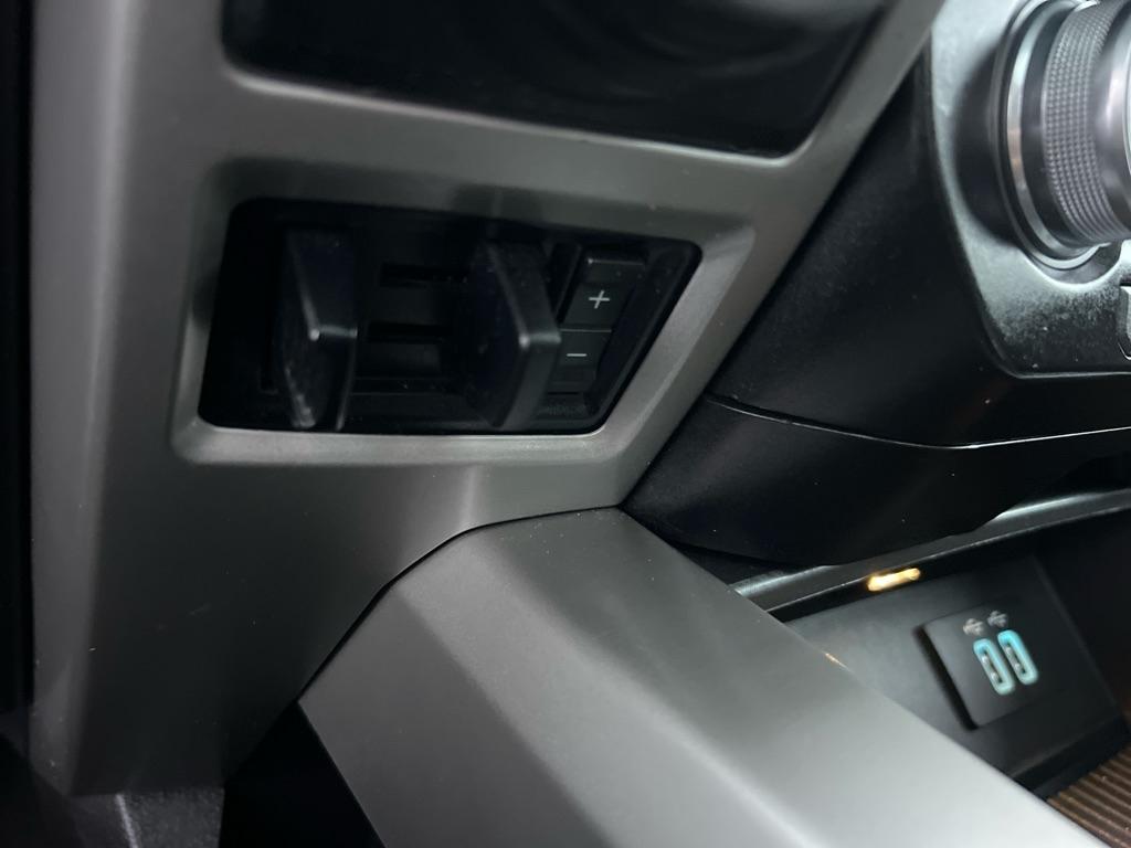 Ford F-150 Lariat SuperCrew 5.5-ft. Bed 4WD 2016