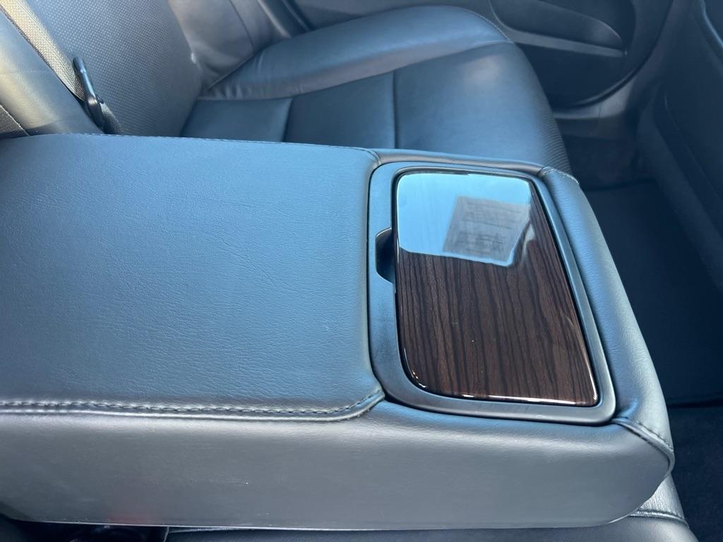 Toyota Avalon Hybrid Limited 2013