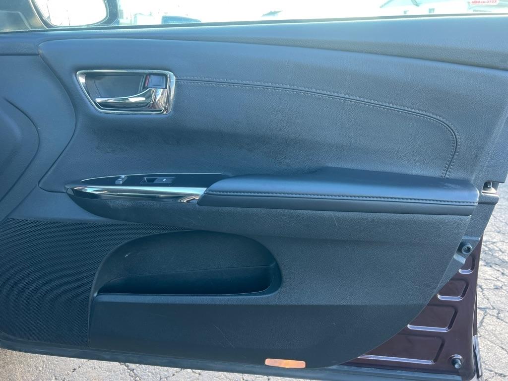 Toyota Avalon Hybrid Limited 2013