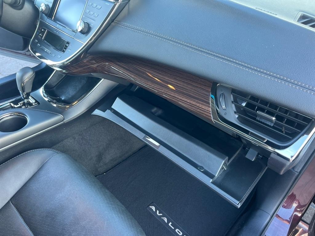 Toyota Avalon Hybrid Limited 2013