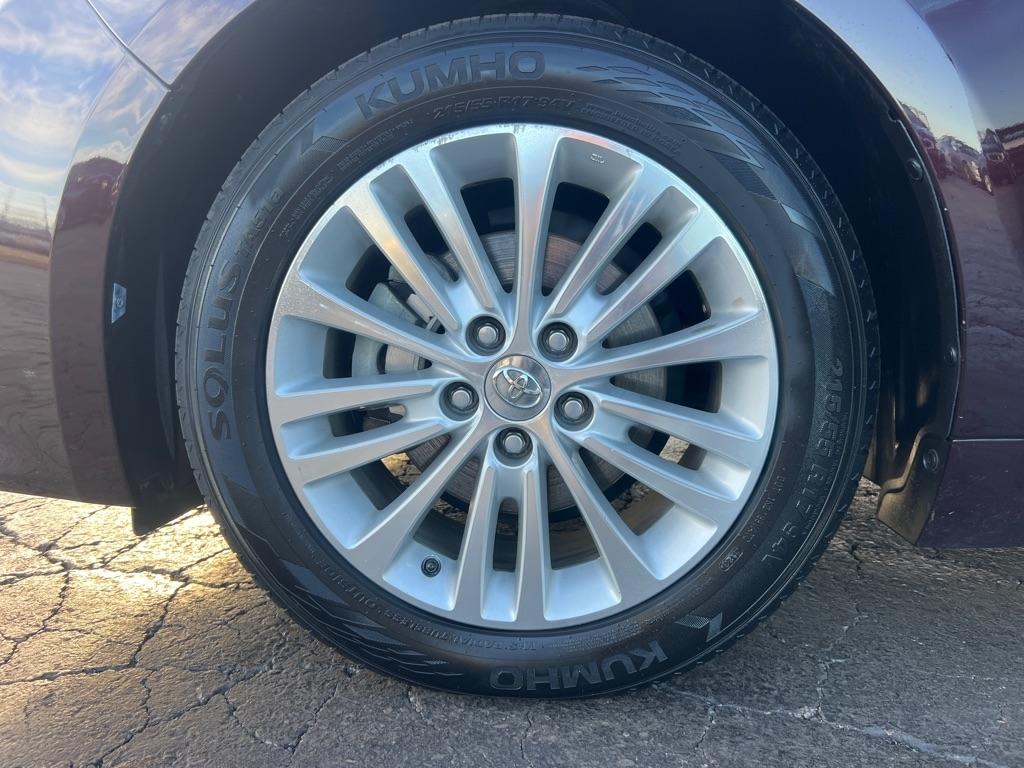 Toyota Avalon Hybrid Limited 2013