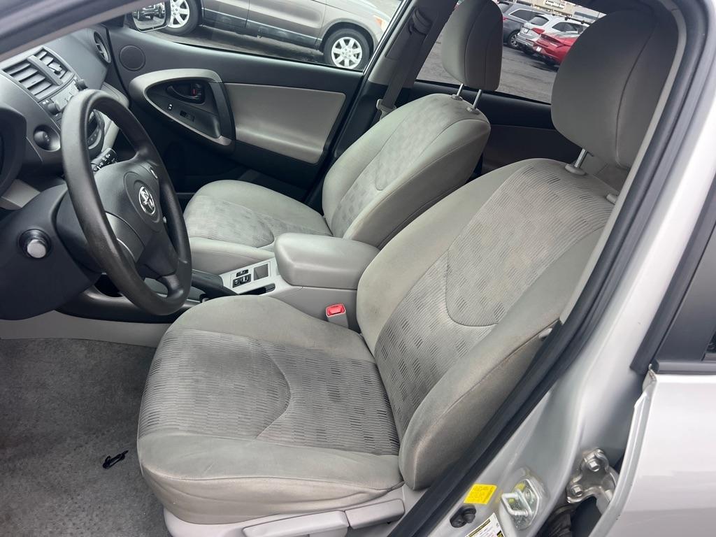 Toyota RAV4 Base I4 4WD 2011