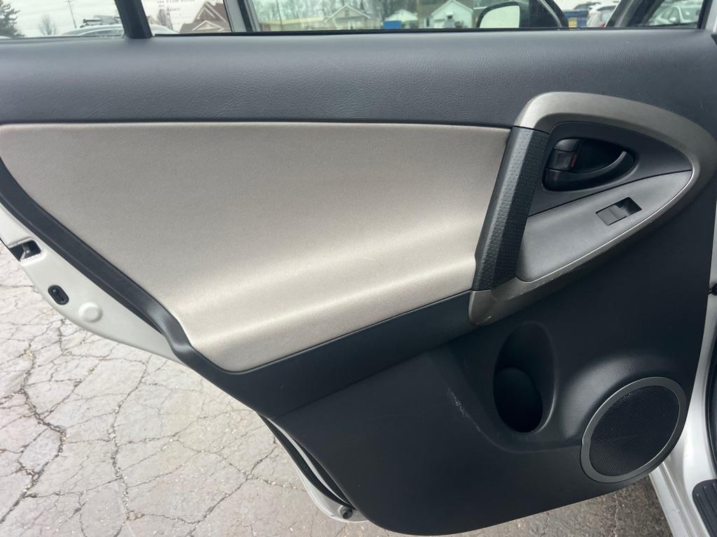 Toyota RAV4 Base I4 4WD 2011