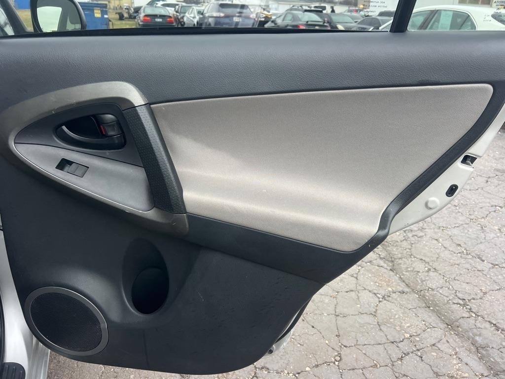 Toyota RAV4 Base I4 4WD 2011