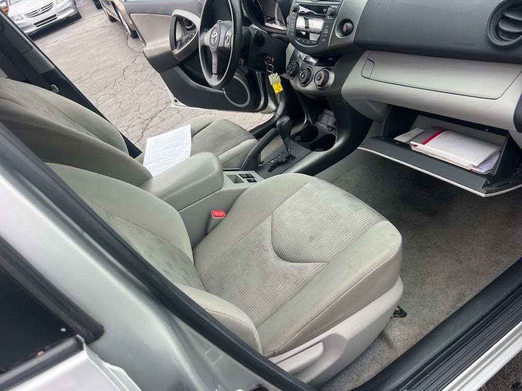 Toyota RAV4 Base I4 4WD 2011