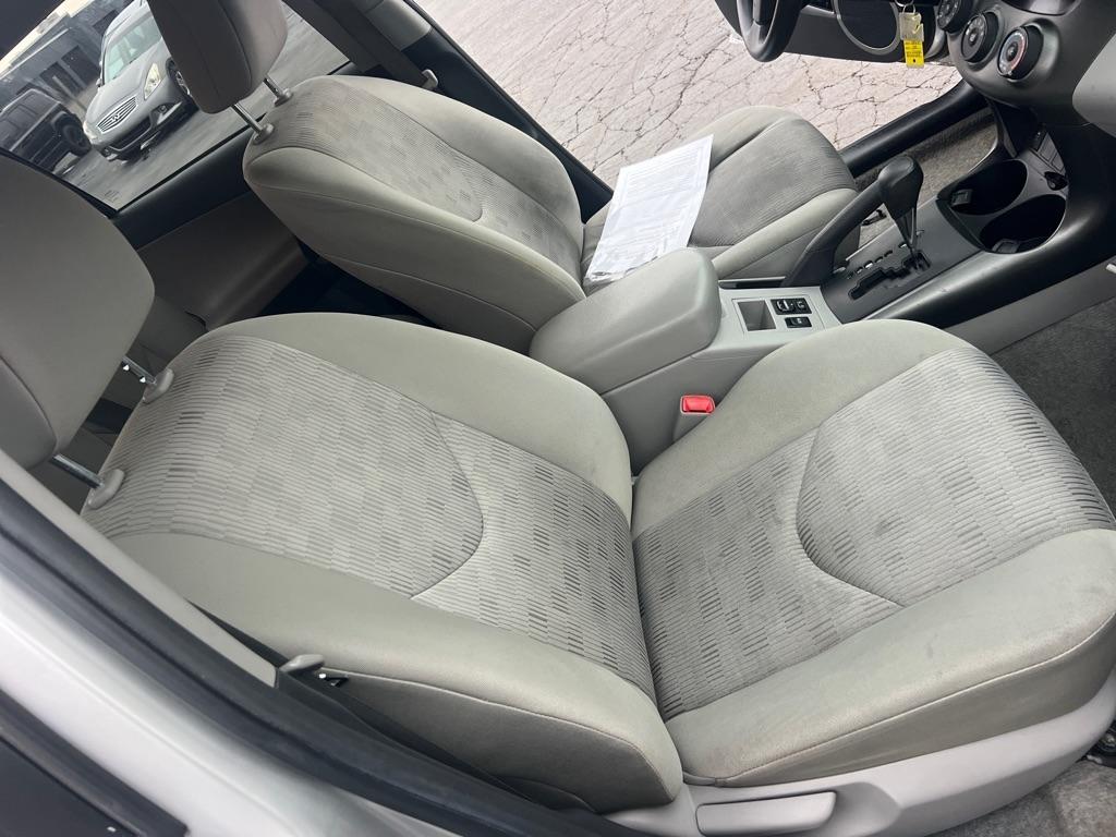 Toyota RAV4 Base I4 4WD 2011