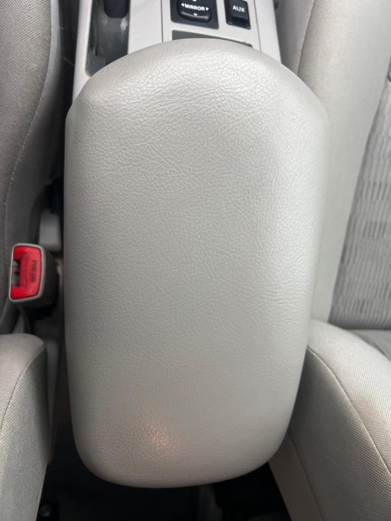 Toyota RAV4 Base I4 4WD 2011