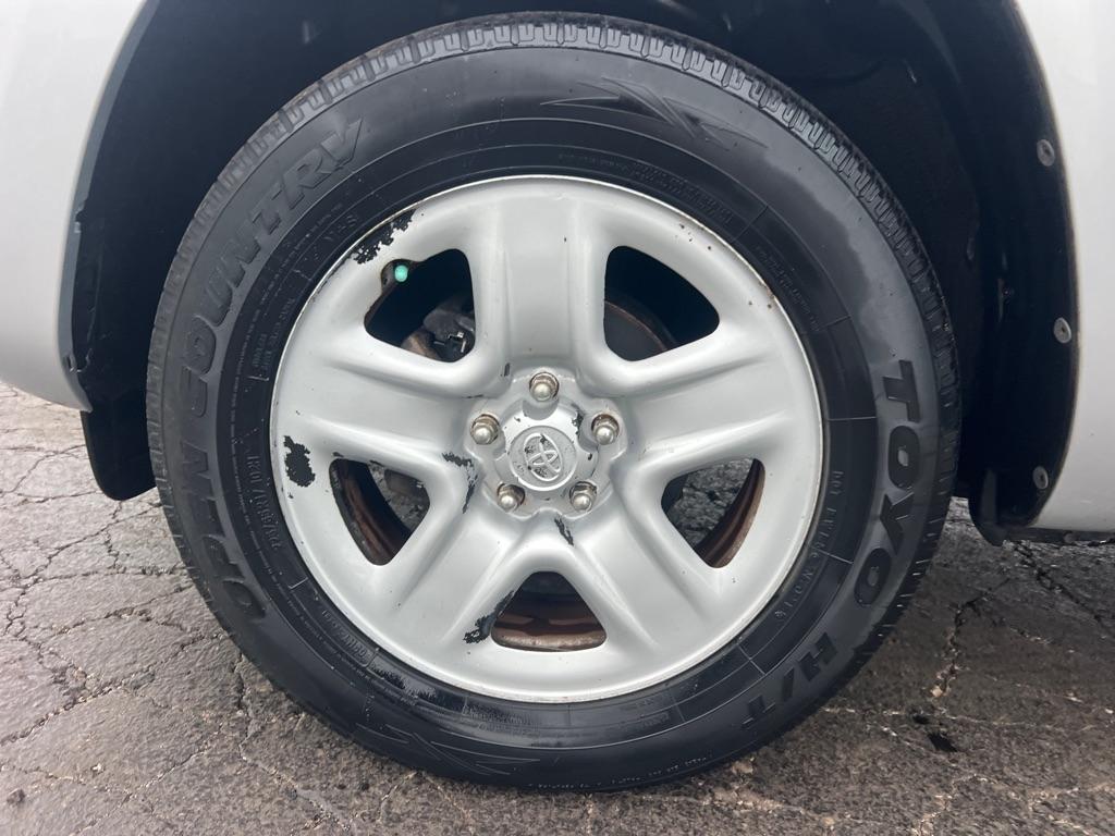 Toyota RAV4 Base I4 4WD 2011