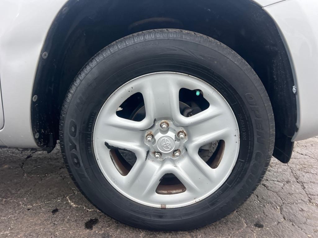 Toyota RAV4 Base I4 4WD 2011