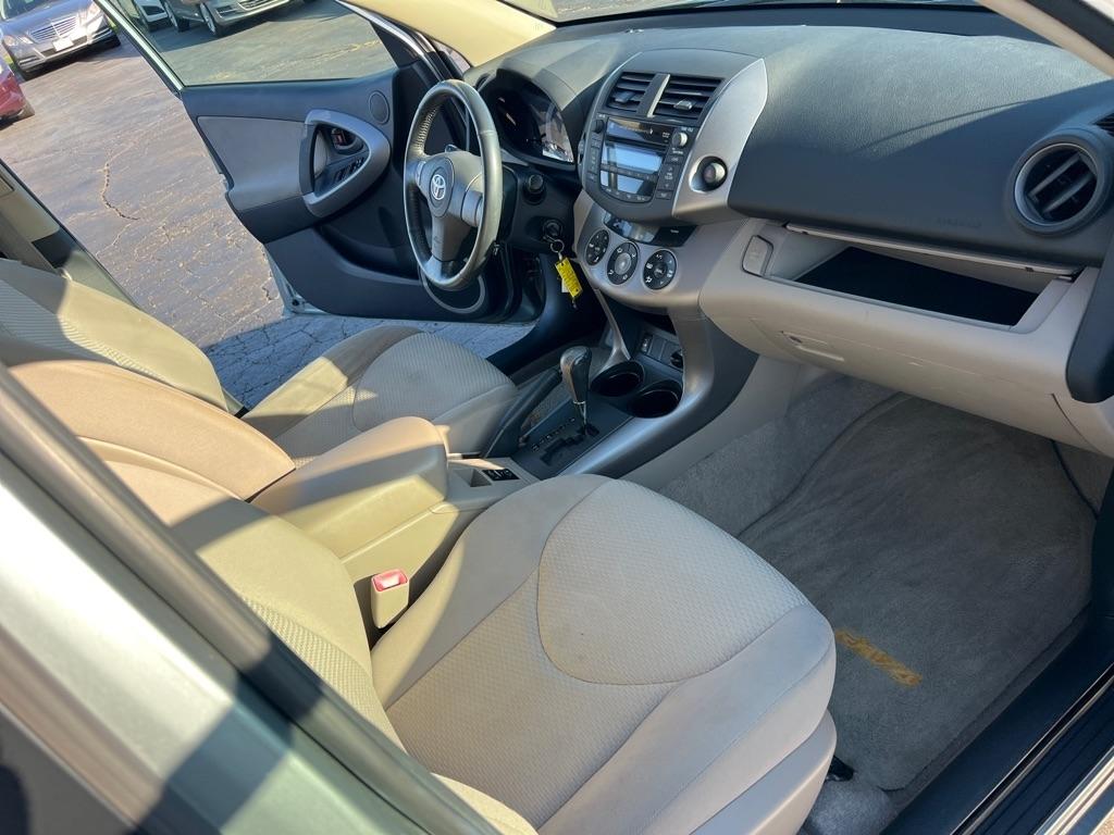 Toyota RAV4 Limited V6 4WD with 3rd Row 2008