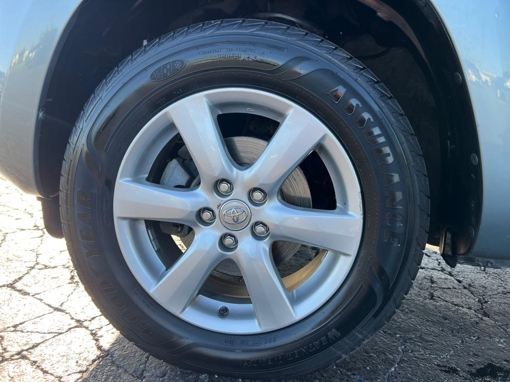 Toyota RAV4 Limited V6 4WD with 3rd Row 2008