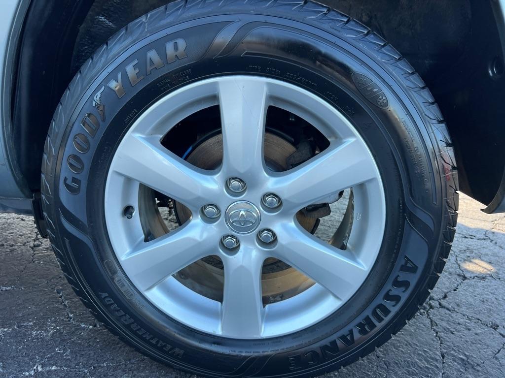 Toyota RAV4 Limited V6 4WD with 3rd Row 2008