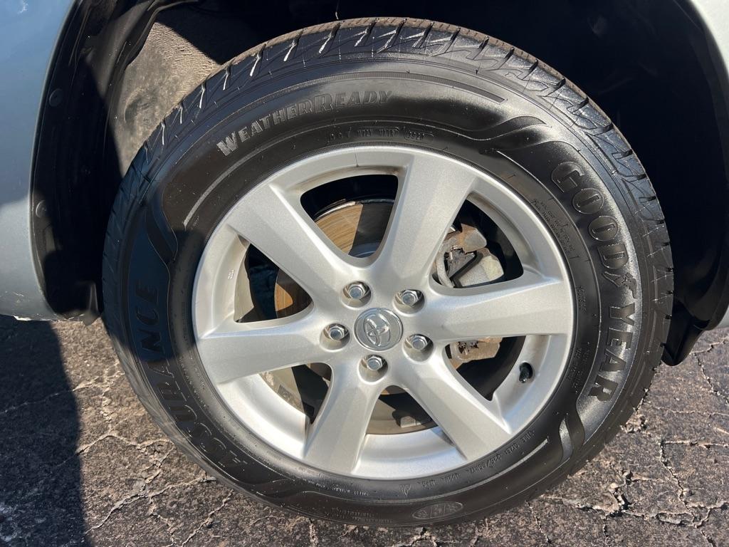 Toyota RAV4 Limited V6 4WD with 3rd Row 2008