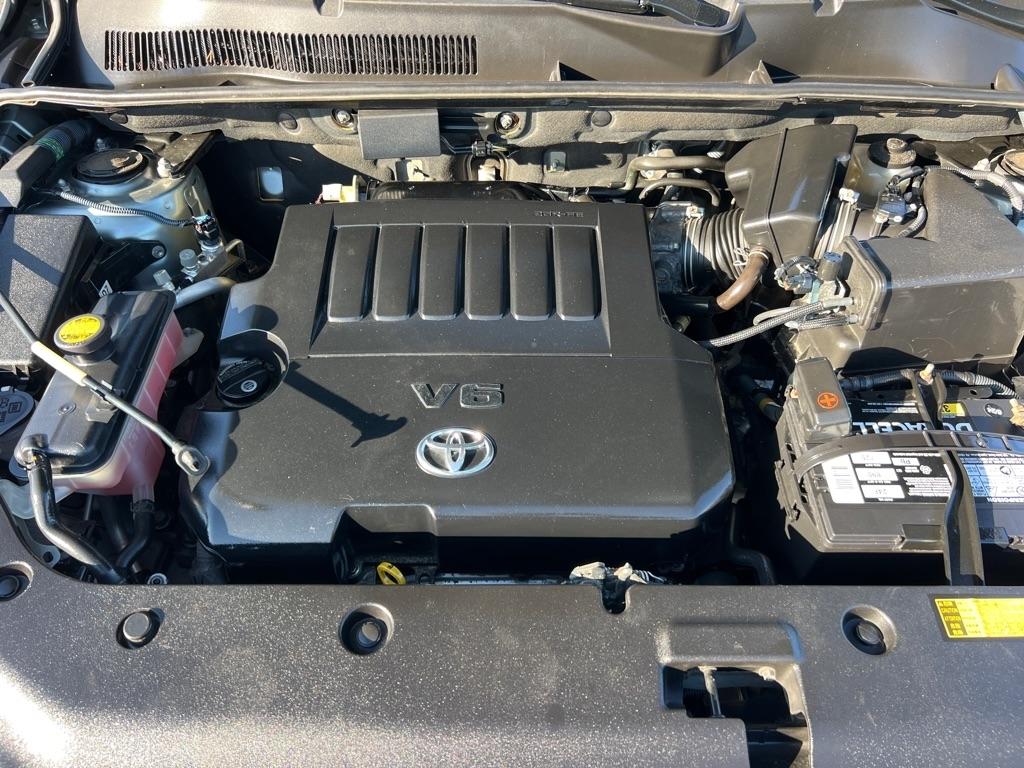 Toyota RAV4 Limited V6 4WD with 3rd Row 2008