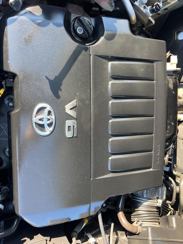 Toyota RAV4 Limited V6 4WD with 3rd Row 2008