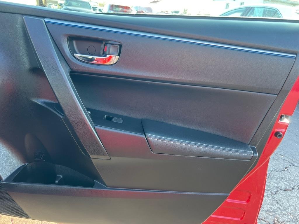 Toyota Corolla S Plus 6MT 2016