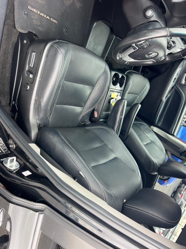 Toyota Sienna SE FWD 8-Passenger V6 2015