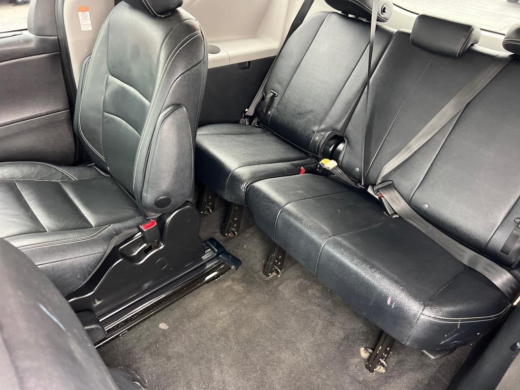 Toyota Sienna SE FWD 8-Passenger V6 2015