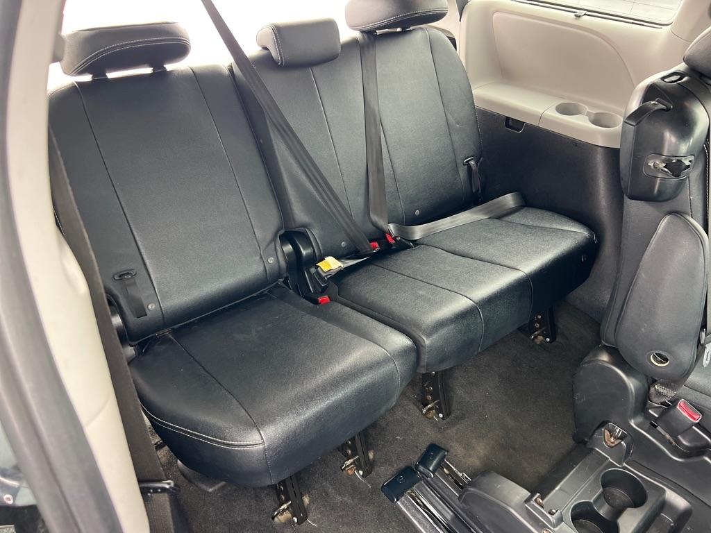 Toyota Sienna SE FWD 8-Passenger V6 2015