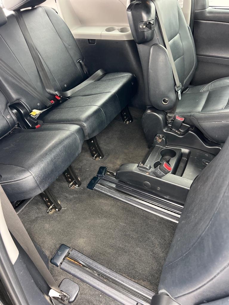 Toyota Sienna SE FWD 8-Passenger V6 2015