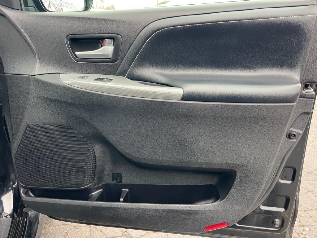 Toyota Sienna SE FWD 8-Passenger V6 2015