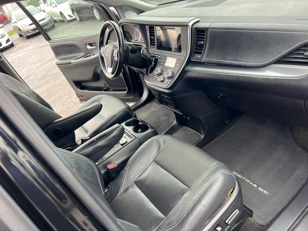 Toyota Sienna SE FWD 8-Passenger V6 2015