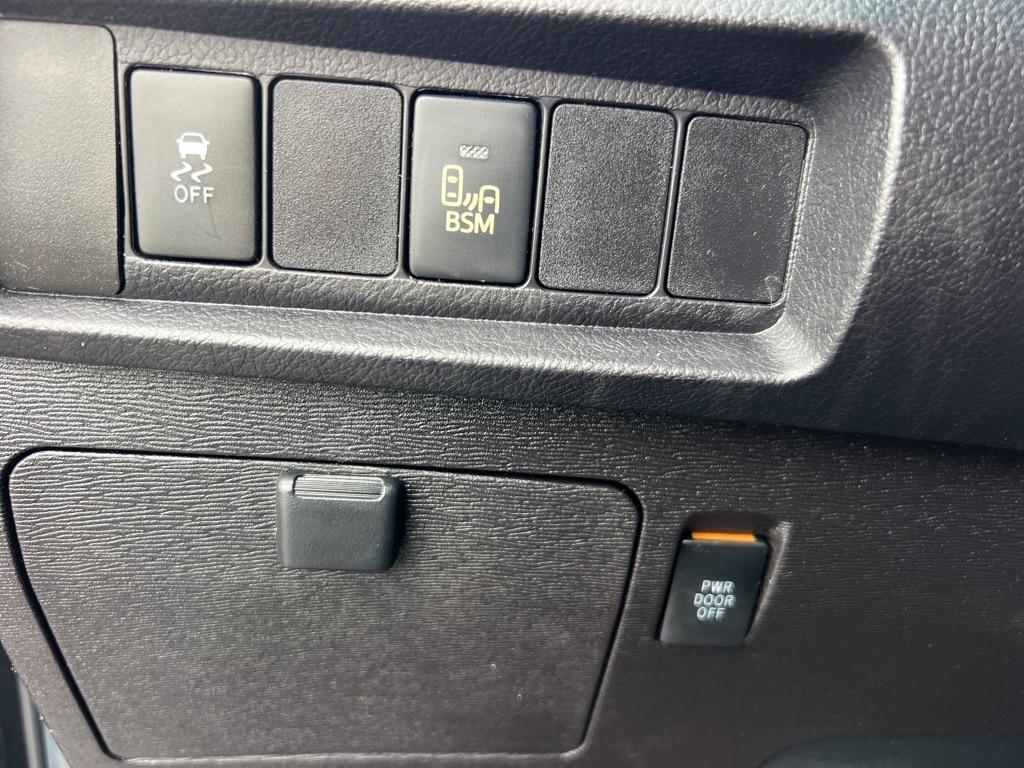 Toyota Sienna SE FWD 8-Passenger V6 2015